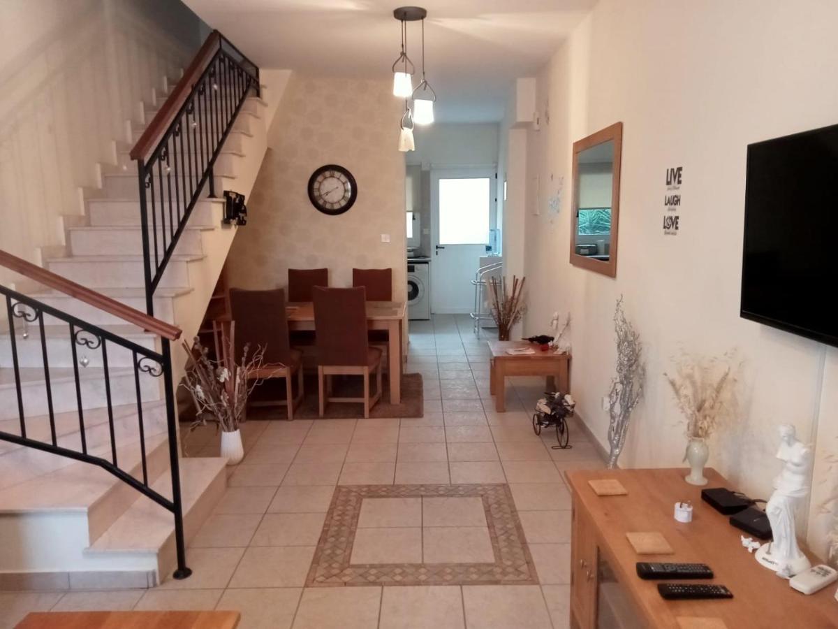 No3,23 Neilmmantos St Peyia别墅 外观 照片