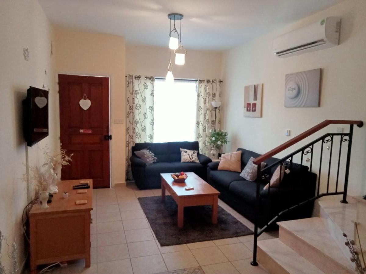 No3,23 Neilmmantos St Peyia别墅 外观 照片
