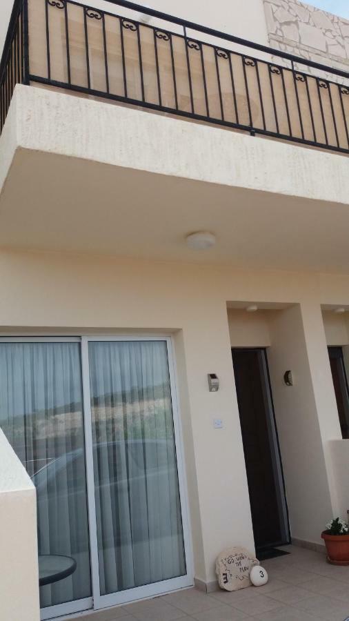 No3,23 Neilmmantos St Peyia别墅 外观 照片